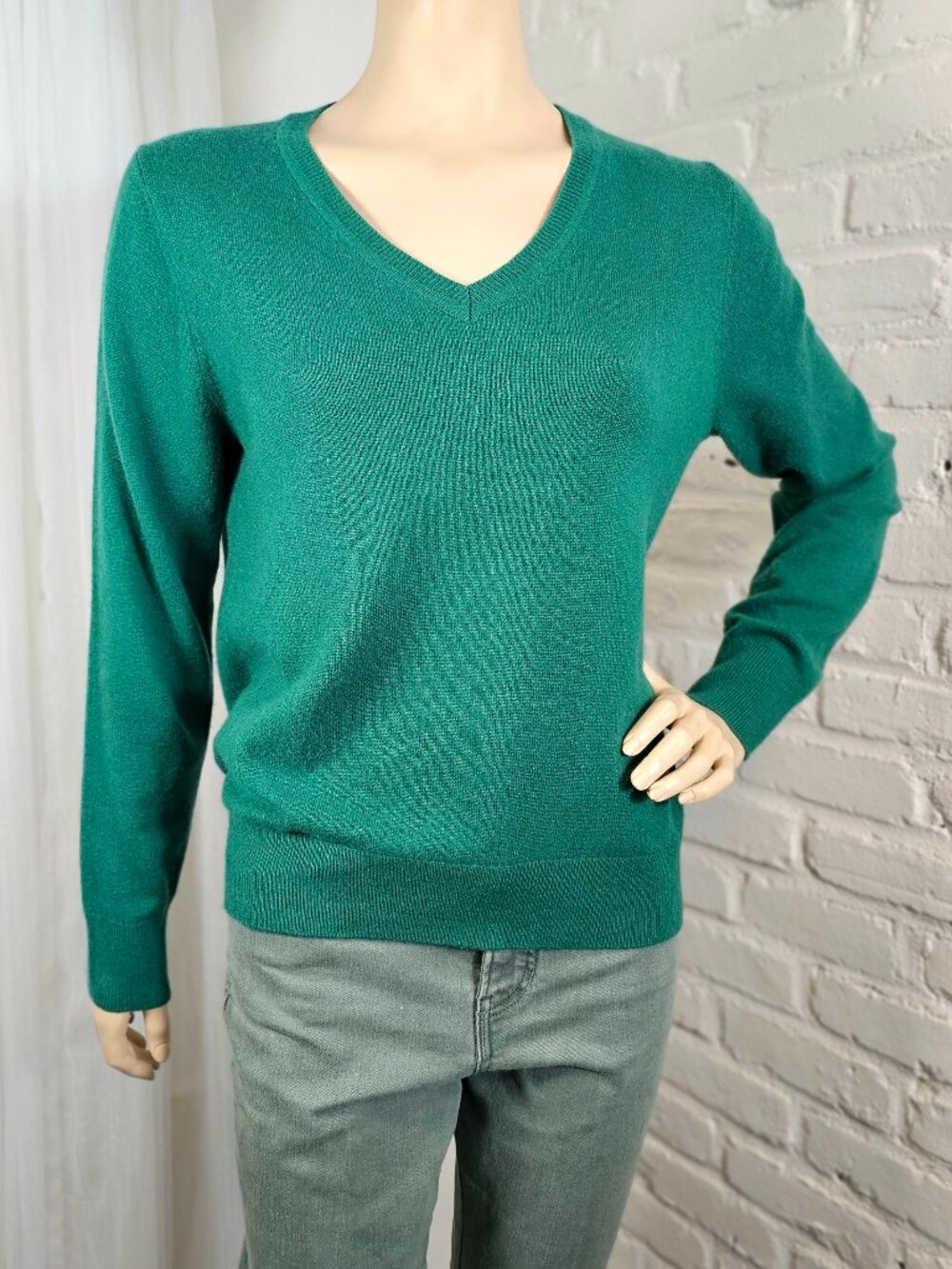 Quince 100% Cashmere V-Neck Sweater Emerald Green Size Medium